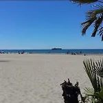 Hélios 24, T2 Climatisé, Parking, Terrasse, 500m *
