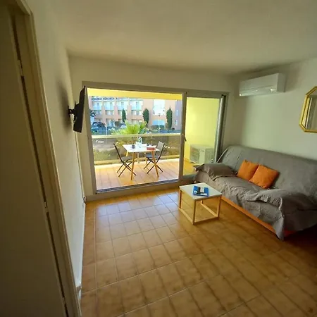 Daire Helios 24, T2 Climatise, Parking, Terrasse, 500m *