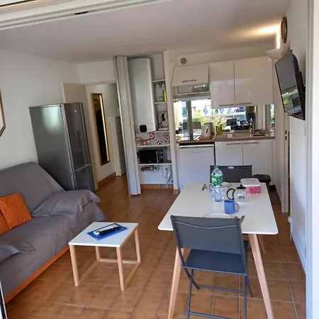 Hélios 24, T2 Climatisé, Parking, Terrasse, 500m *