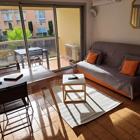 Hélios 24, T2 Climatisé, Parking, Terrasse, 500m Appartement Agde