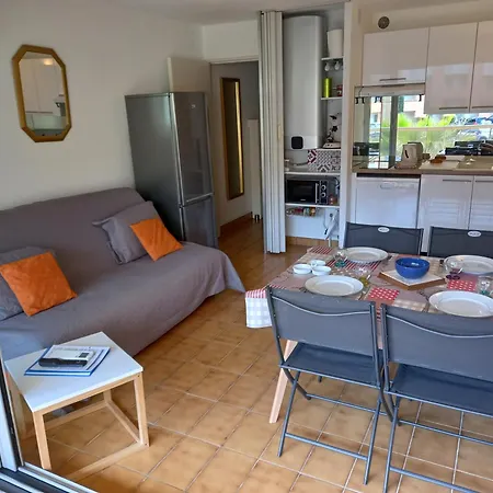 Hélios 24, T2 Climatisé, Parking, Terrasse, 500m